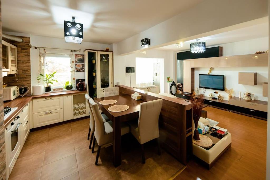 Apartament Lux Crialy - 75 M2 - Free Parking Temeşvar Dış mekan fotoğraf